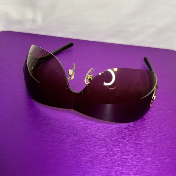 ❤️‍🔥Chanel Women’s sunglasses. Brown and Gold. Made in Italy. Light wear - Picture 4 of 8